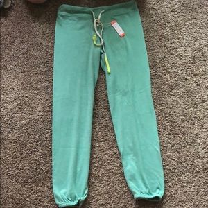 Brand new Sundry classic sweatpants